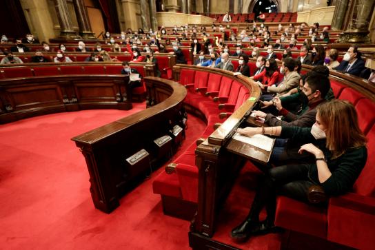 Imagen de un pleno en el Parlament de Catalunya LV
